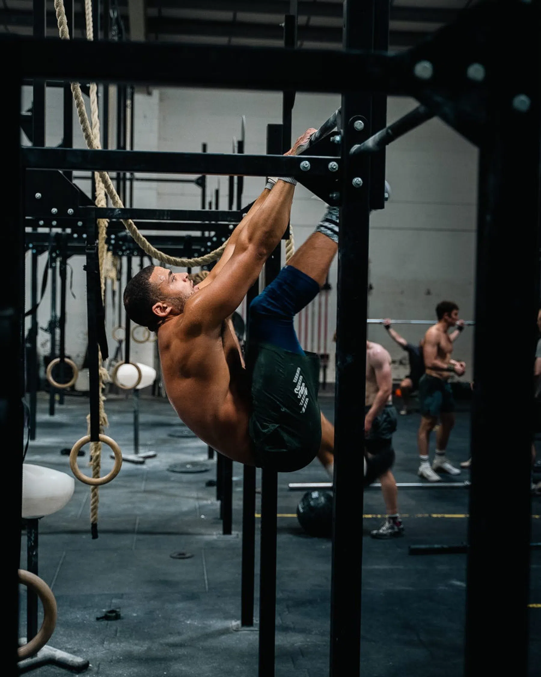 Toes to bar
